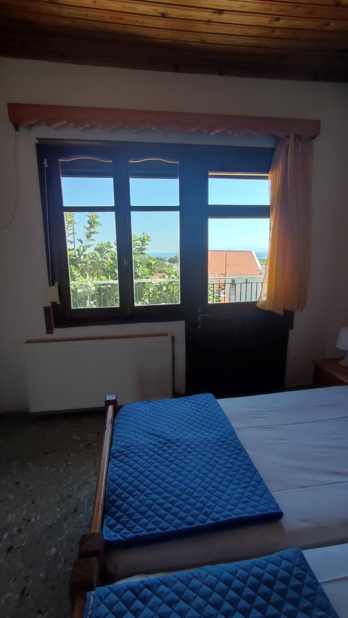 Petralonia Apartment Mytilene Ngoại thất bức ảnh